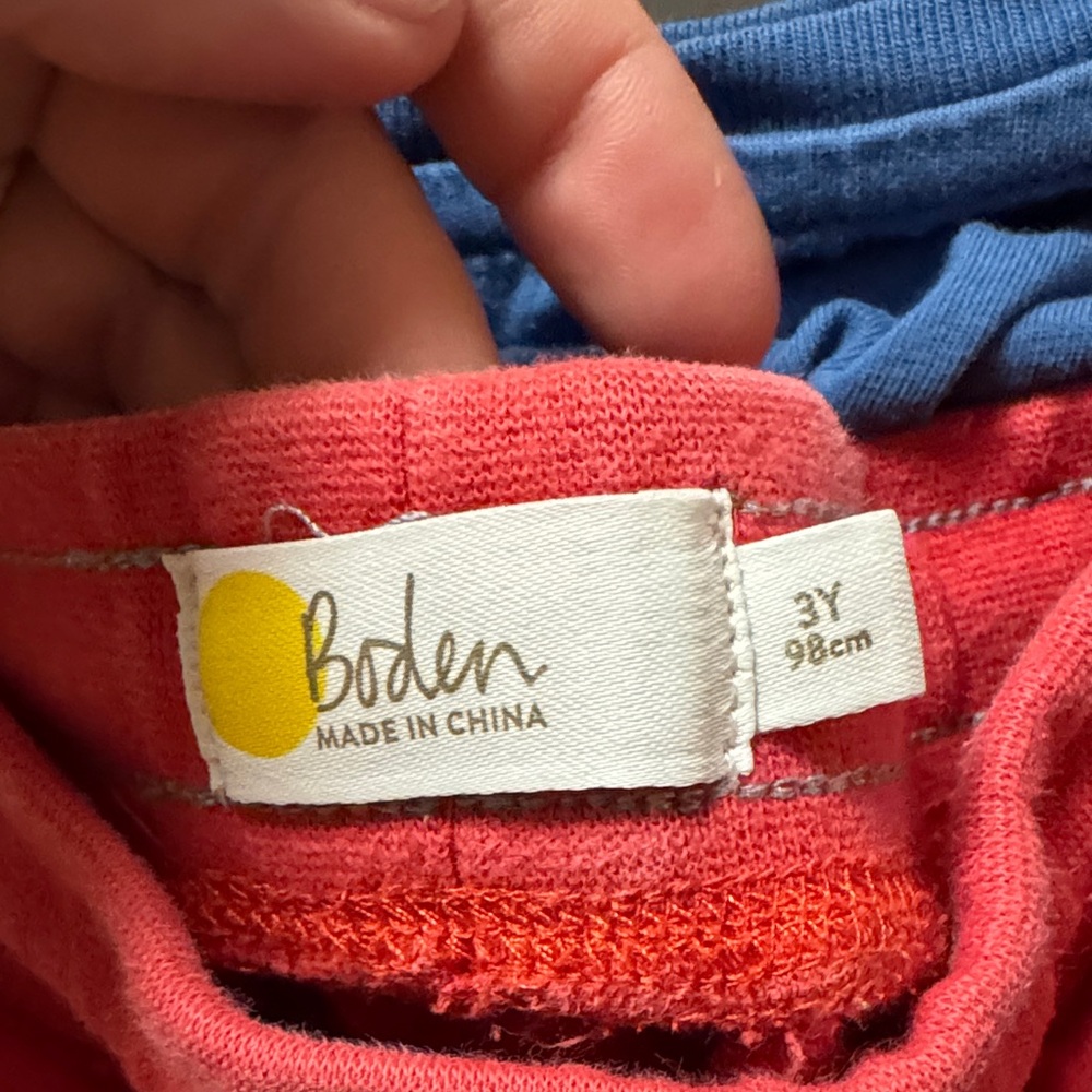 Mini Boden Blue 'Ultimate Bug Guide' Short Sleeve Tee and shorts - Picture 4 of 4